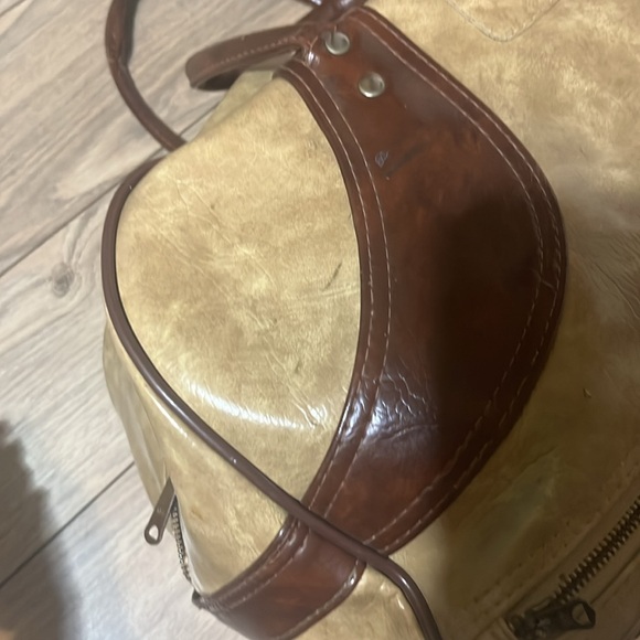 Authentic Adidas Duffel bag - Picture 5 of 10